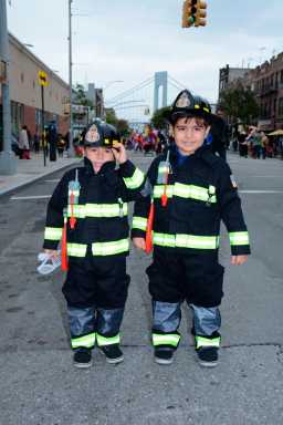 Ridgites, ragamuffins herald autumn with Third Avenue celebrations