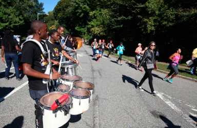 Flat footed: Runners say Rock ’n’ Roll Marathon needed more rock ’n’ roll