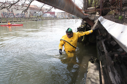 All clear! Test proves Gowanus was OK for a swim