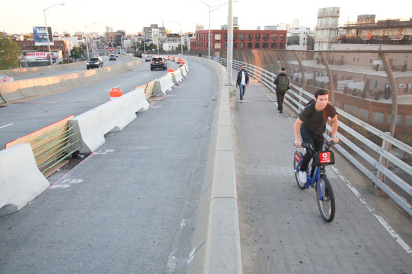 Into gear: City finally building Pulaski Bridge bike lane