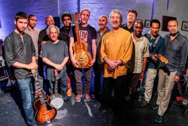 Guitar hero: Composer makes a single-instrument orchestra