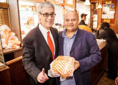 Say cheescake! Pols turn out for Brooklyn’s most-filling fund-raiser