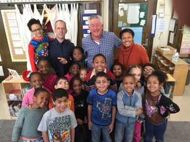 A Broadway star reads to deaf children