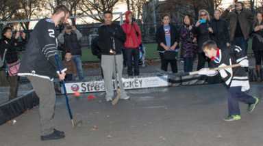 Ice to meet ya! Islander plays hockey with Sunset Parker tykes