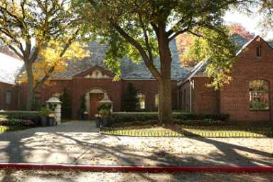 Lush greens: Thirsty thieves stealing golf course booze