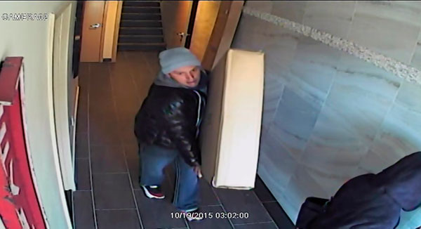 Lose your illusion: Thieves steal ‘magic props’ from W’burg apartment lobby
