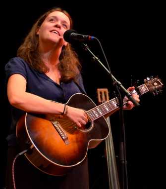 The Wainwright stuff: Singer Lucy Wainwright Roche returns to Bell House