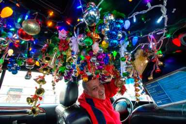 Deck the hauls: Ridge cabbie decorates car for Christmas