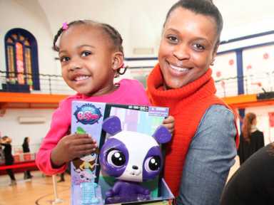 Toy giveaway for kids having tough Christmas