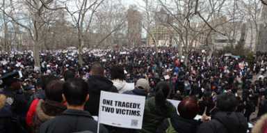 Thousands rally for ex-officer who fatally shot Akai Gurley