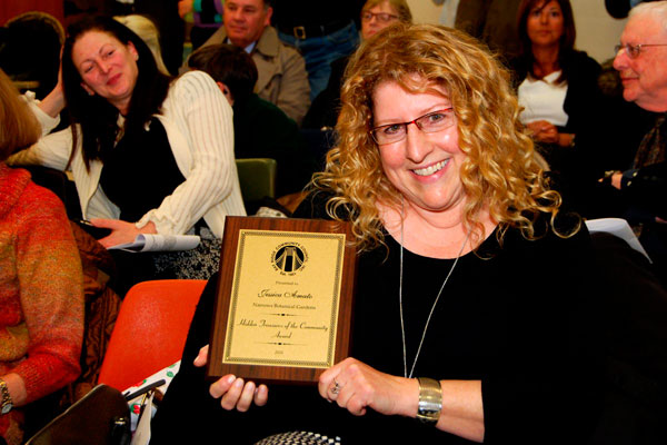 Singing their praises! Ridge civic honors ‘unsung heroes’