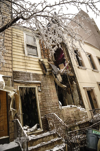 Diamond St. in the rough: Blaze engulfs three Greenpoint buildings