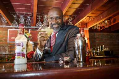 Praising the bar: Bed-Stuy reverend runs booze-free cocktail lounge