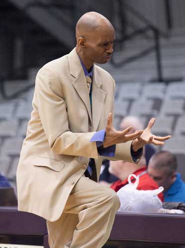 Girls’ hoops coaches frustrated with changing Catholic state playoff criteria