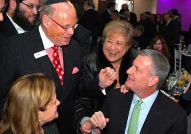 Mazel tall! Mayor drops by Jewish council’s awards ceremony