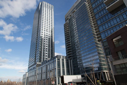 Shuttle diplomacy: Luxury developer already promising L-train replacement service
