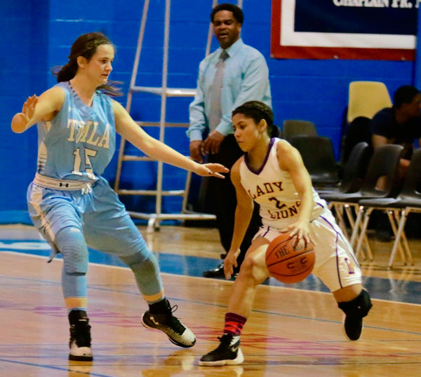 Threes for one: De La Santos shoots Loins to first ‘AA’ diocesan title game