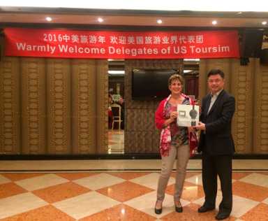 Standing O welcomes back our roving writer