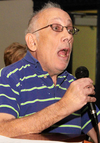 Trump tower booed at community meeting