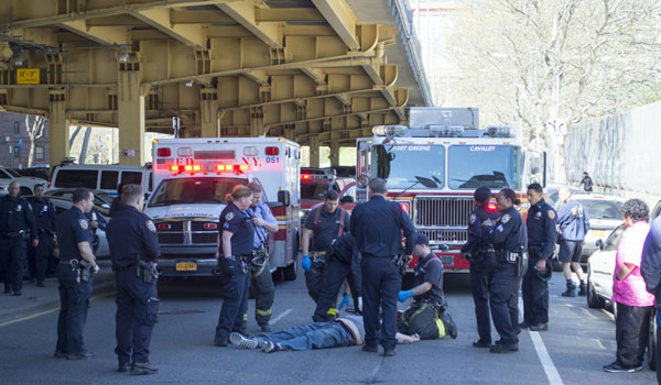 Man commits suicide by jumping off BQE