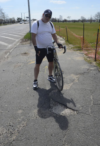 Where the sidewalk ends: Cyclists demand fix for torn-up Flatbush Avenue path