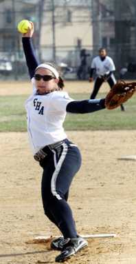Deju blue: Bonnies let lead slip away in first-place battle with Molloy