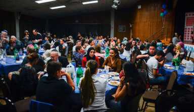 Breaking bread: Muslims, Jews come together for Ramadan feast