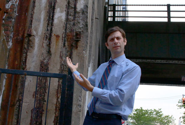 Brooklyn-Queens Express-PAY! Levin to Cuomo: Cough up cash for repairs