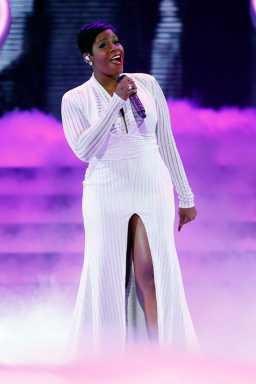 ‘American Idol’ winner to wow the troops on July 1