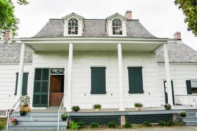 Thanks a Lott! Volunteers clean up historic Marine Park house