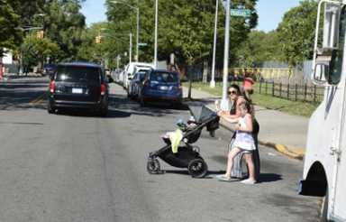 Missed signal: Demands for traffic-calming in front of playground entrance