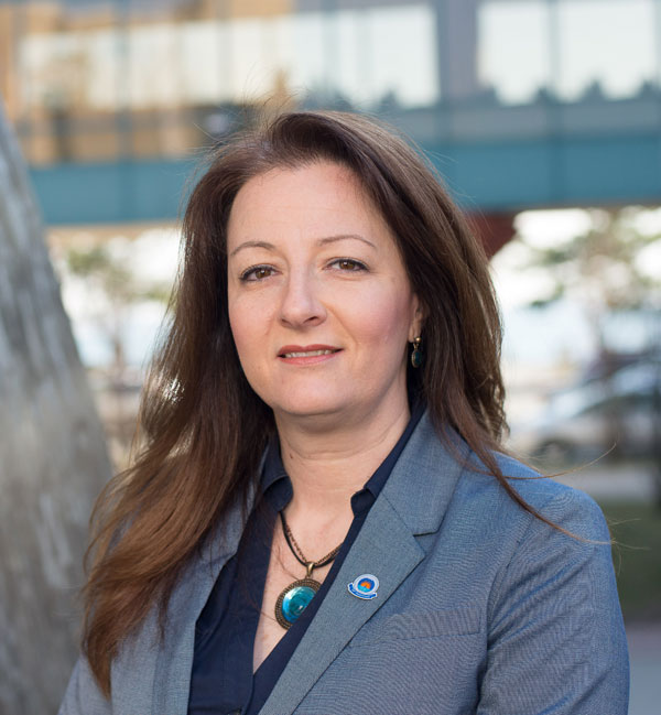 Laura Glazier-Smith: College alum is a class act as alumni boss