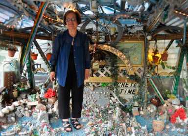Model marriage: Ridge woman keeps husband’s memory alive tending to his miniature creation