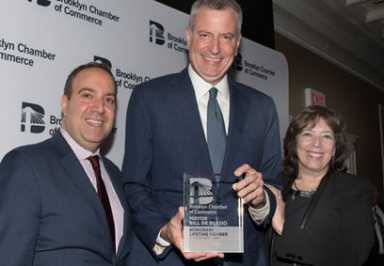 Bill of sale: Mayor addresses by Chamber of Commerce dinner