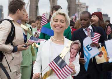 Suited up! Hillary’s style on display on Brooklyn Bridge