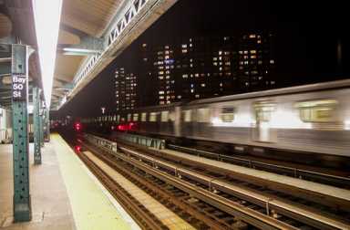 Man dies after leap in front of D train