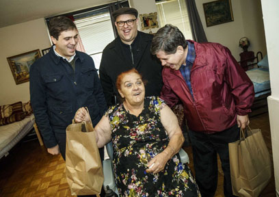 Gobble gobble! Seniors, homebound can sign up for free Thanksgiving meal from Bay Ridge Cares