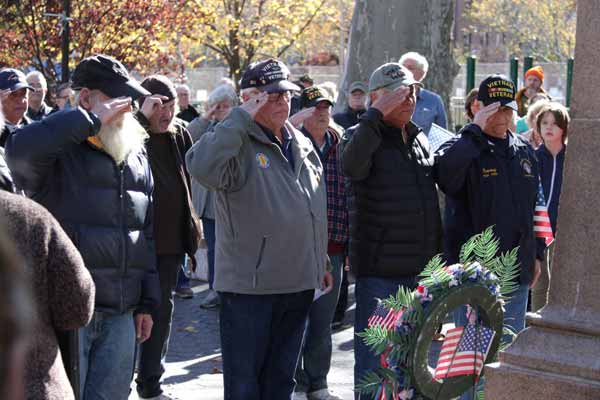 Carroll Gardens vets turn their backs on Lander at ceremony over his ‘Pledge’ protest