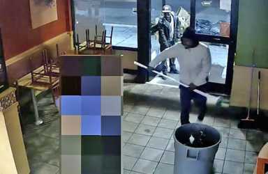Ragin’ Cajun! Guy robs fried-chicken joint with broomstick