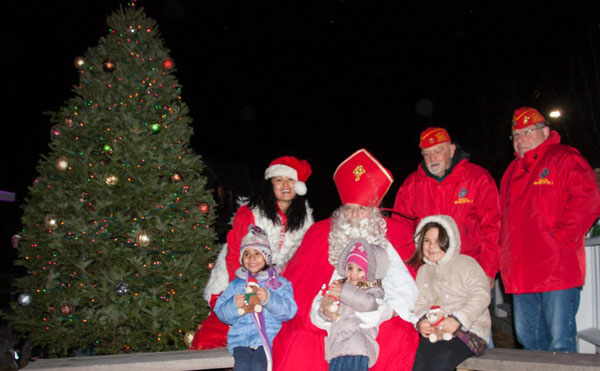 ‘Lotts’ of Christmas cheer at Marine Park tree-lighting