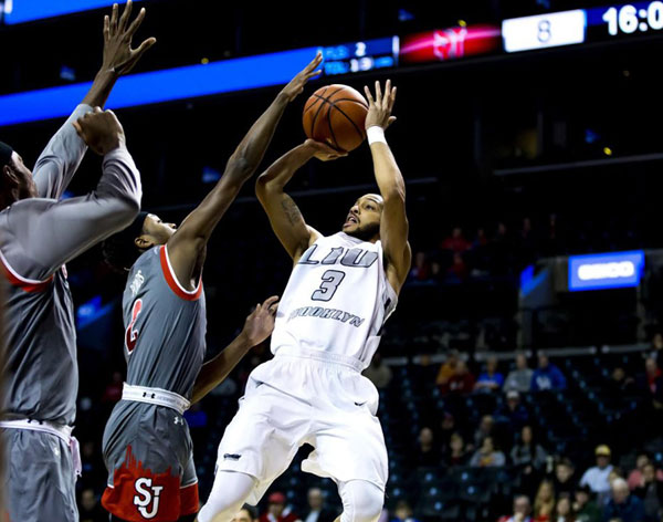 Blackbirds bounce back with big-time win over St. John’s