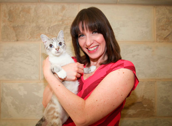 Kitty corner: Cat cafe opens in Brooklyn Heights