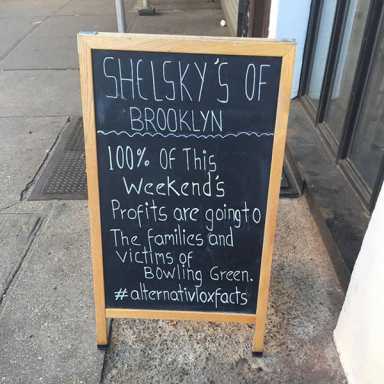 Pastrami on wry: Jewish deli scores customers, retweets with Trump-mocking signs