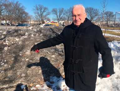 City’s snow pile blocks park entrance