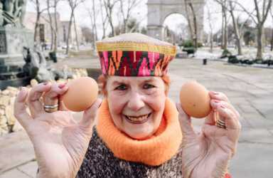 Shelling out: Outdoor spring ceremony is egg-cellent!