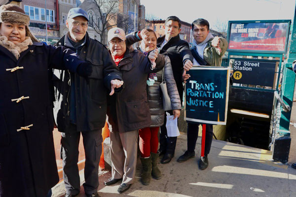 Flub-way! Sunset Parkers steamed about lack of fliers, shuttles for 53rd St. station closure