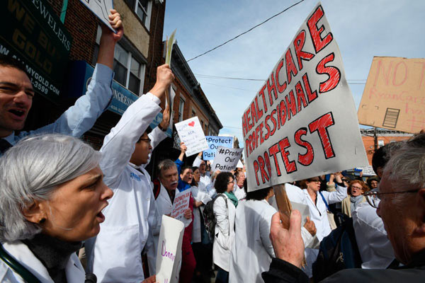 Obama-scare! Activist doctors demand Donovan keep Affordable Care Act