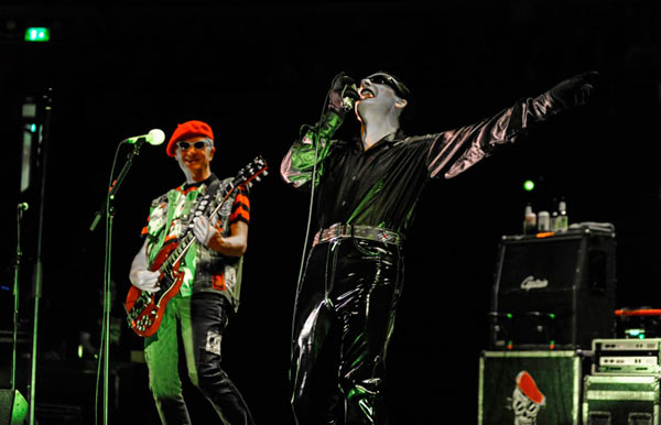 Damned good show: Pioneering punk band plays Greenpoint