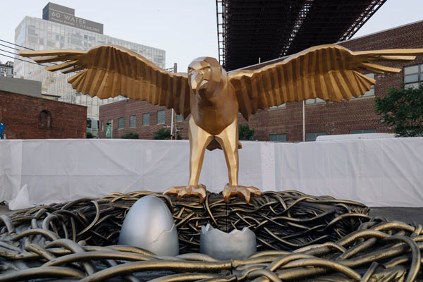 Towering animal sculptures take over B’Bridge Plaza