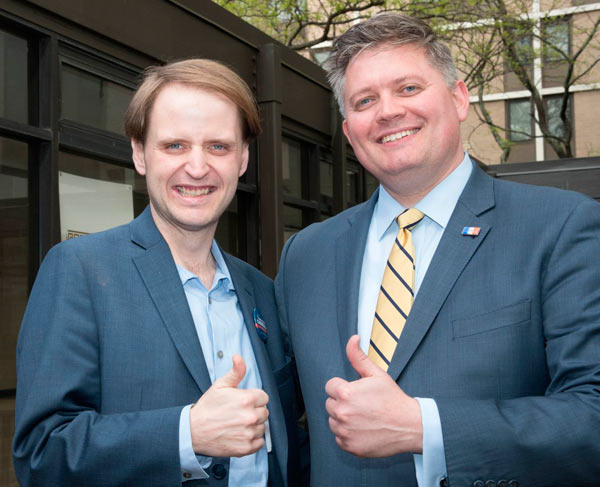 Council candidates schmooze at Shore Hill
